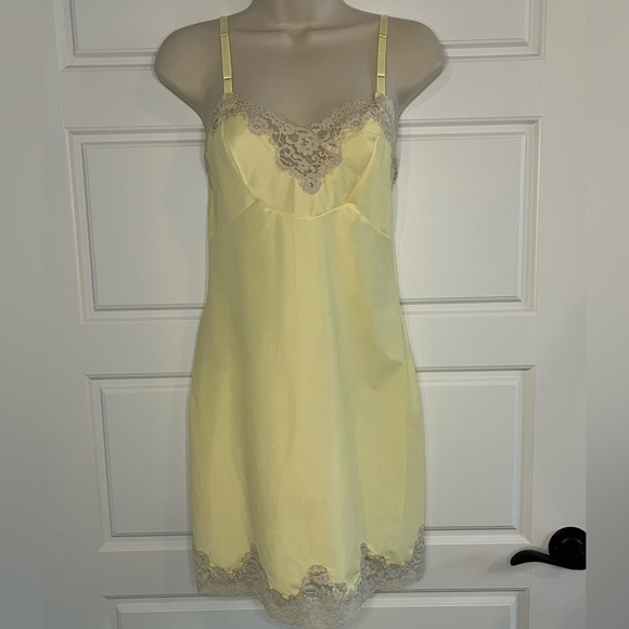 Vintage Other - Vintage Pale Yellow Slip with Beige Lace Trim
